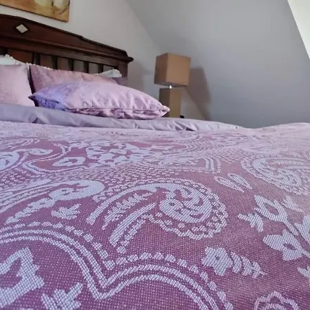 'neasa' Luxury Double Bedroom Foxford