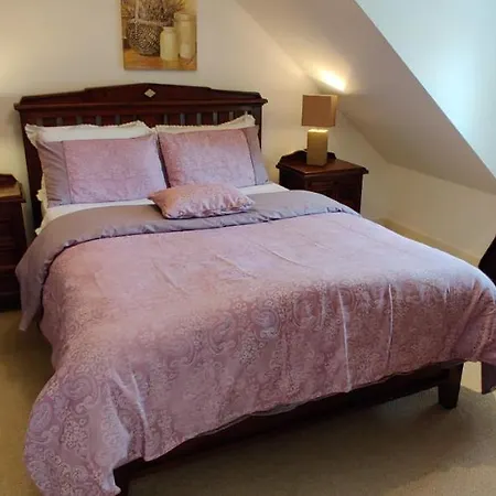'neasa' Luxury Double Bedroom Foxford